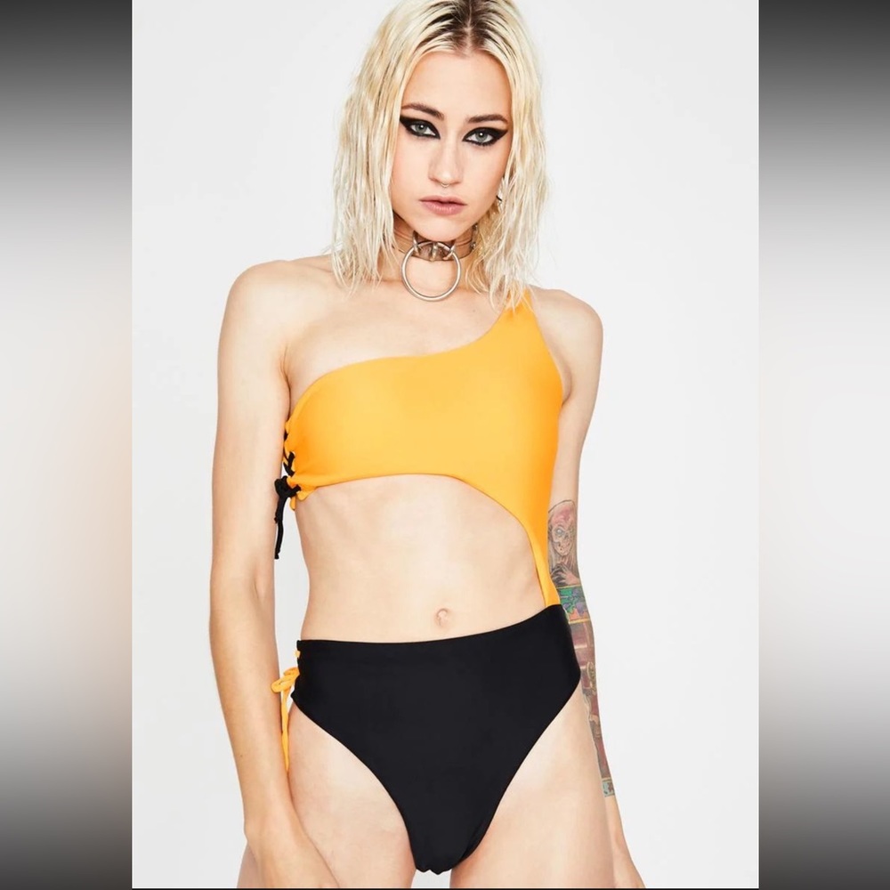 Cute Bodysuit🧡